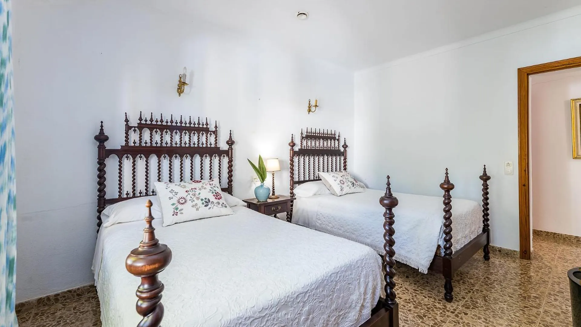 Can Gomila, Beautiful And Quiet Traditional Mallorquin House Cielo de Bonaire بيت للعطل